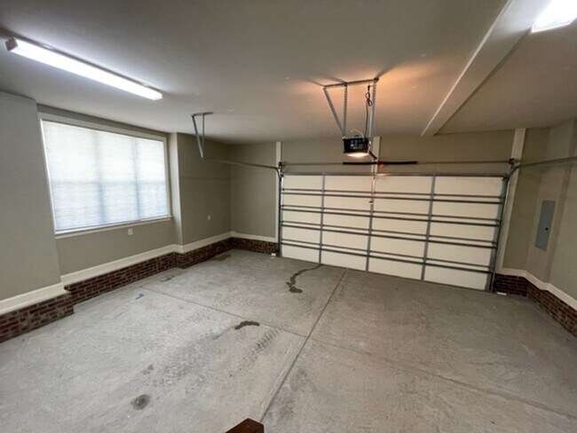 Building Photo - 3725 Nether Ridge Rd