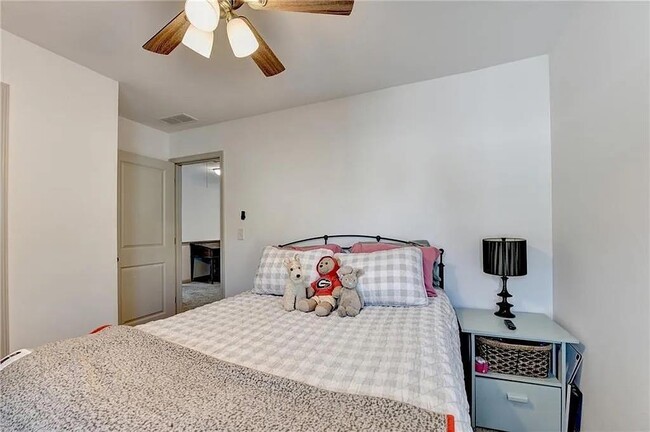 Building Photo - 27 Wesley Way