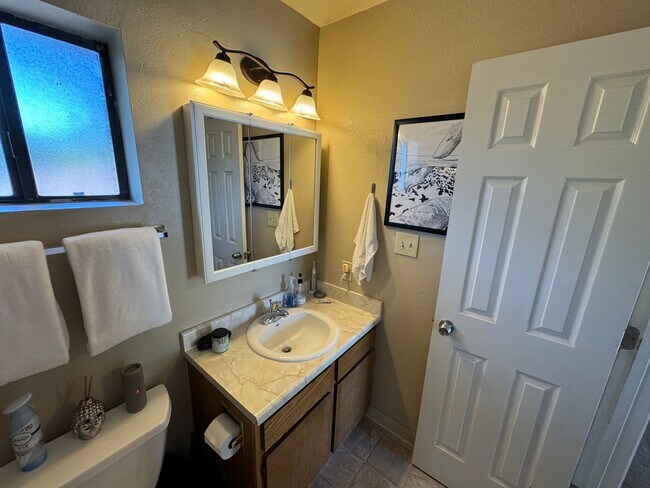 Building Photo - Caliente 4-plex
