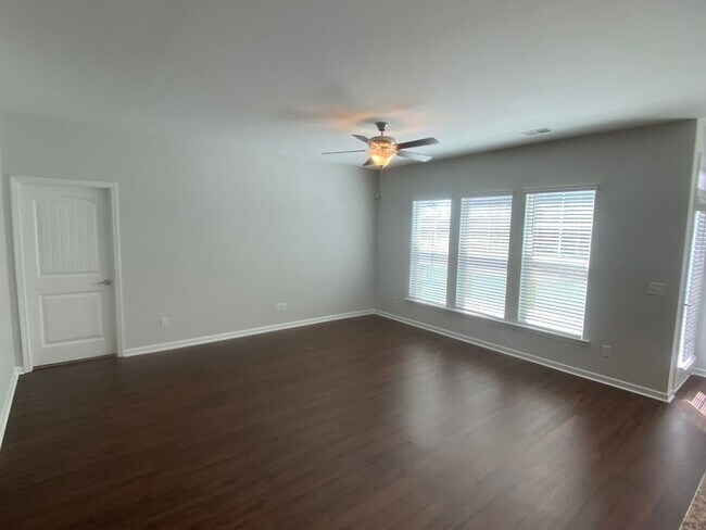 Building Photo - Spacious 4 Bedroom - great location in Pooler, Ga!!