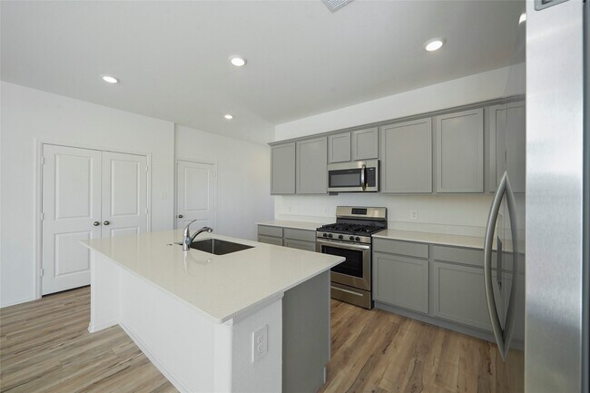 Building Photo - 307 Flower Reed Ct