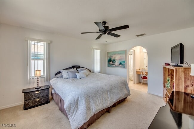 Building Photo - 1438 SE 23rd St