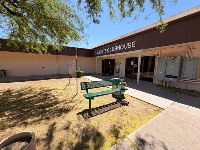 Building Photo - Charming 55+ Park Model in Caliente Casa De Sol