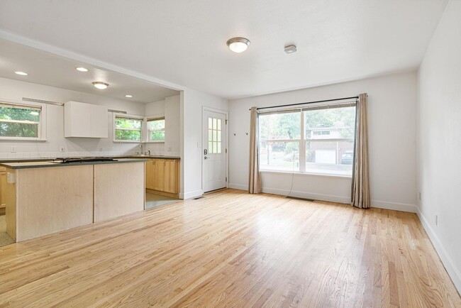 Building Photo - Inviting, remodeled 3-bdr/1.5-bath in Division/Hawthorne duplex—Privacy, A/C, parking, & storage
