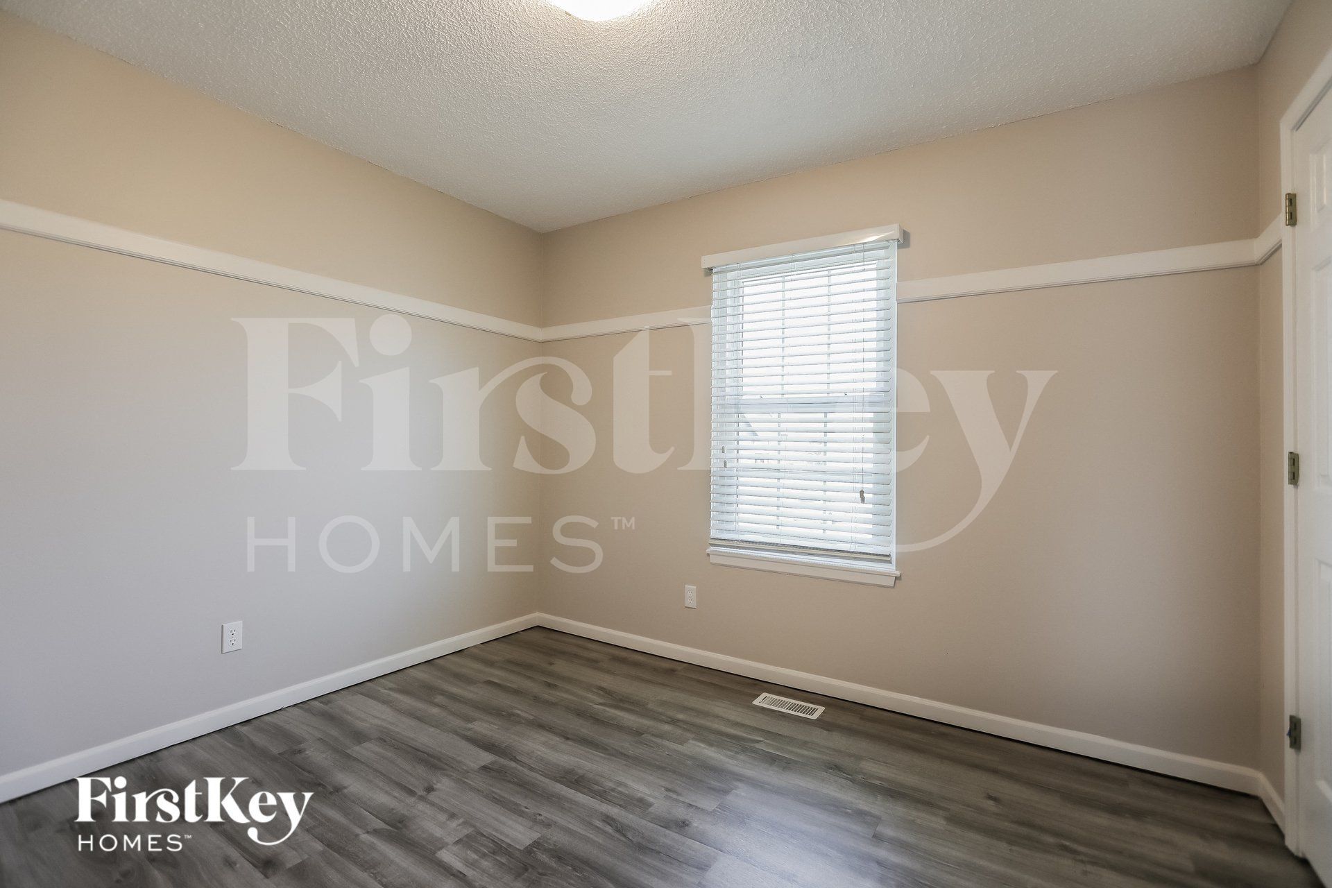 Building Photo - 1009 Peggy Dr