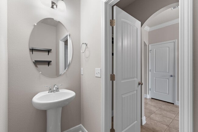 Building Photo - 523 Gadwell St