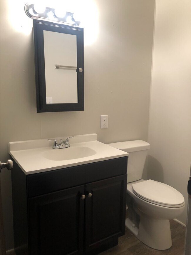 Building Photo - 112 S Franklin St