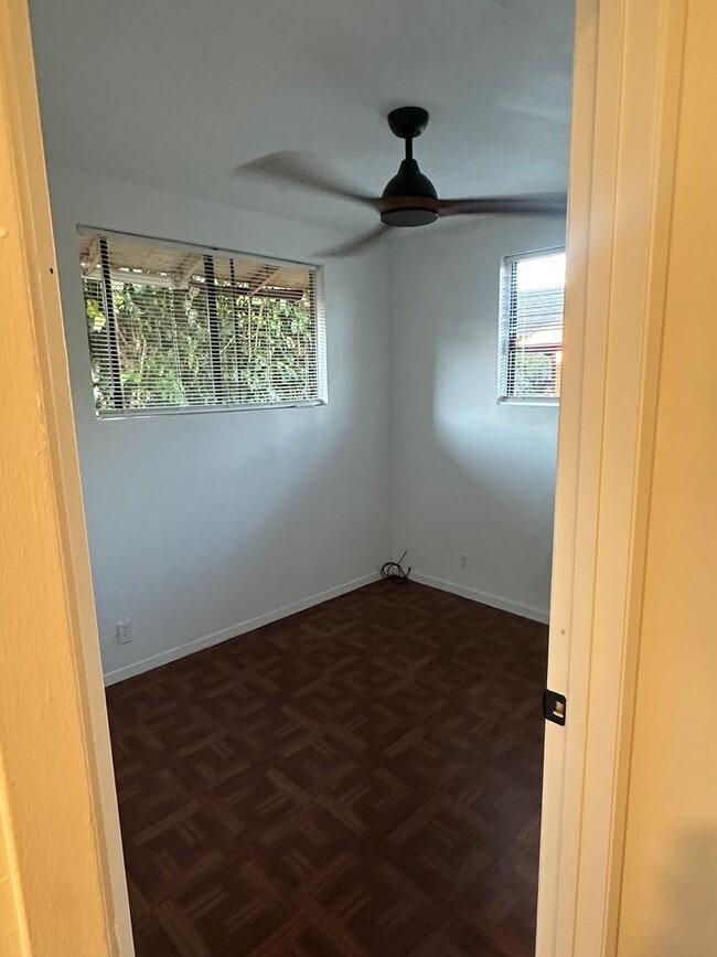 Building Photo - 2 bedroom 1.5 bathroom Ohana, across the street from the beach and park!