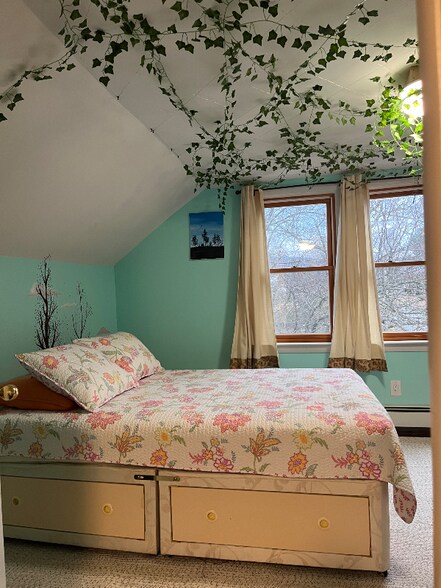 Building Photo - 1087 N Hoosac Rd