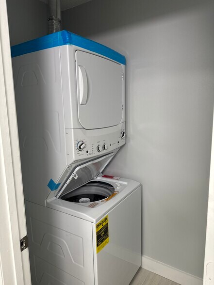 Building Photo - 3453 Clark Rd