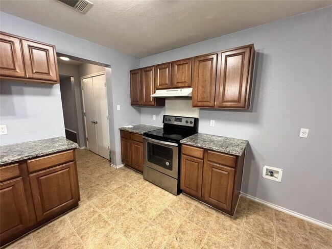 Building Photo - 13501 Marie Ln