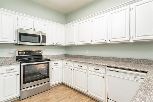 Building Photo - 508 Lake Forest Dr