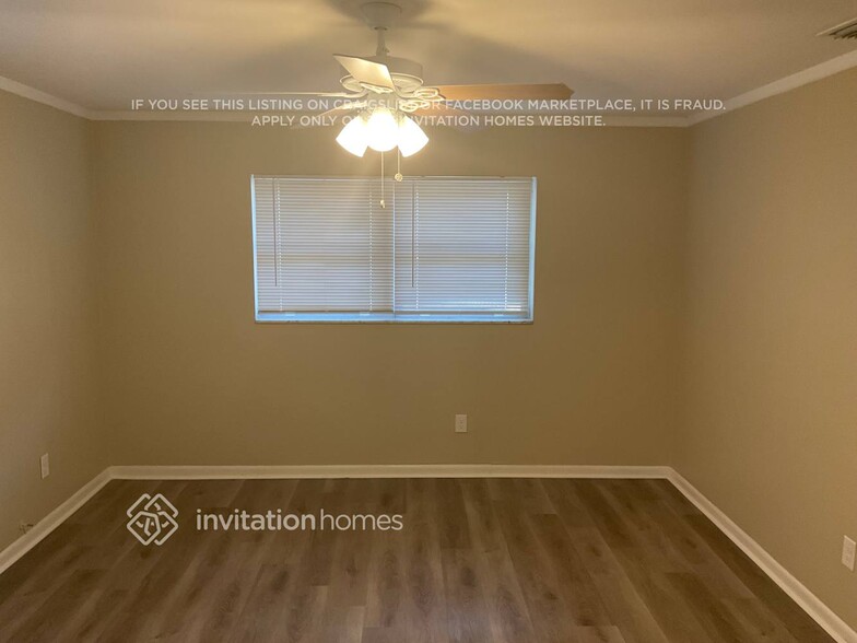 Building Photo - 9057 Lynwood Dr