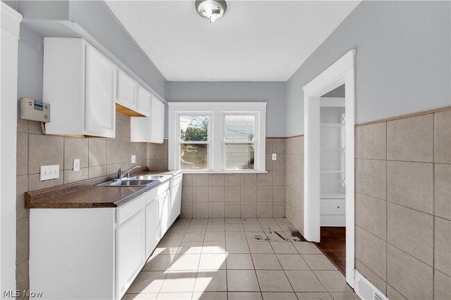 Building Photo - 8113 Garfield Blvd