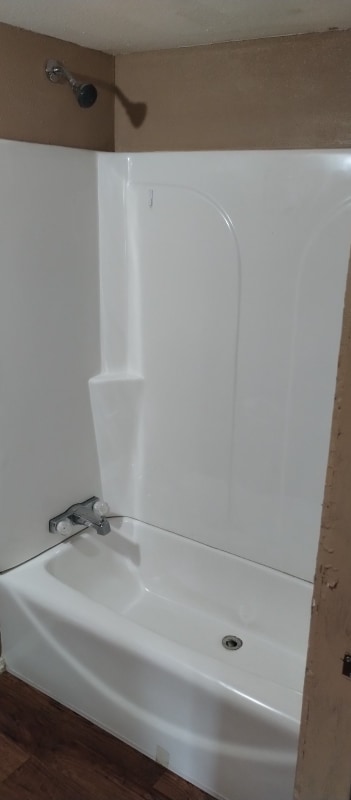 Building Photo - 135 SE Guinevere Ct