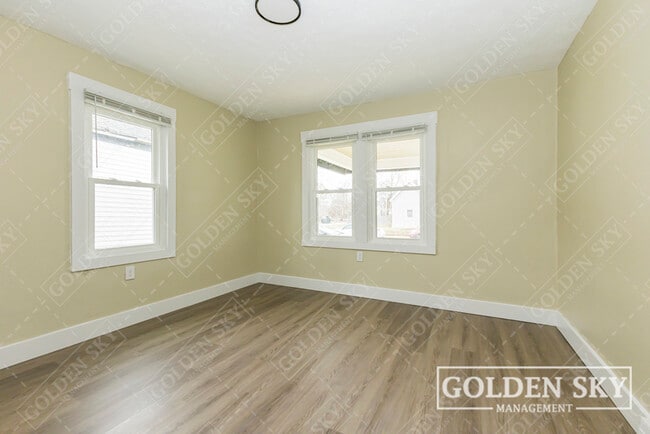 Building Photo - 1421 W 14th St