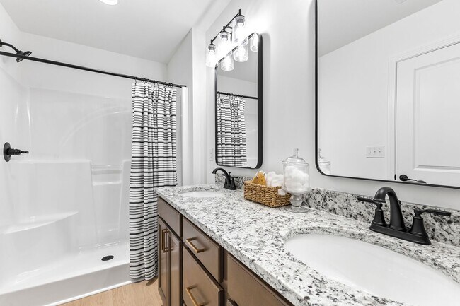 Building Photo - 3bd Lily Floor plan with Washer and Dryer ...