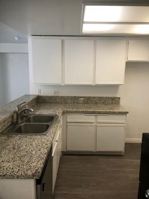Interior Photo - Poinsettia Place