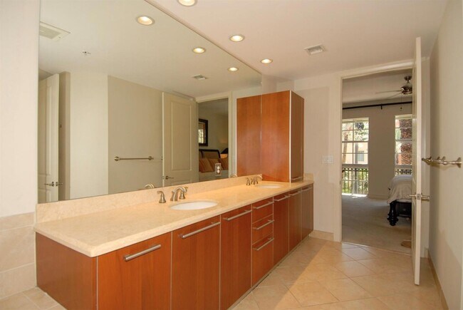 Building Photo - 4445 El Mar Dr