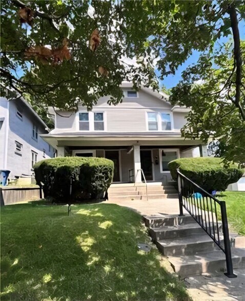 Primary Photo - 21 W Beechwood Ave