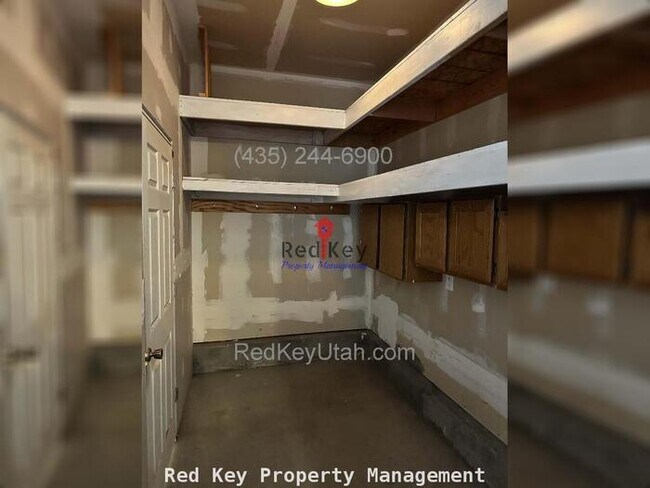 Building Photo - 550 E Single Family Home