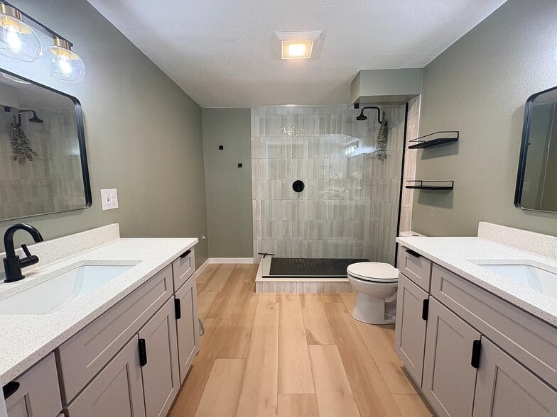 Building Photo - 4253 E 29th Ave