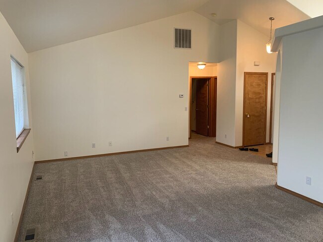 Building Photo - Stoddard Meadows Rancher