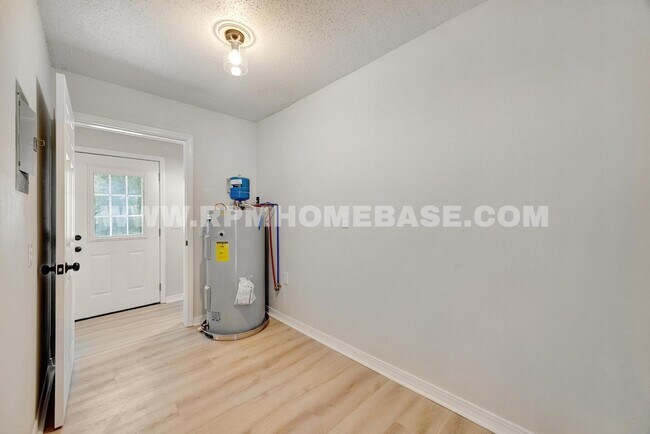 Building Photo - Fully Renovated 5-Bedroom Home with Modern...