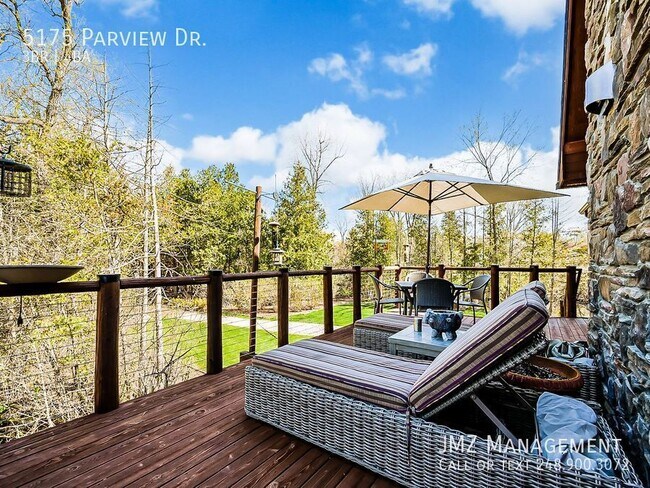 Building Photo - 5175 Parview Dr