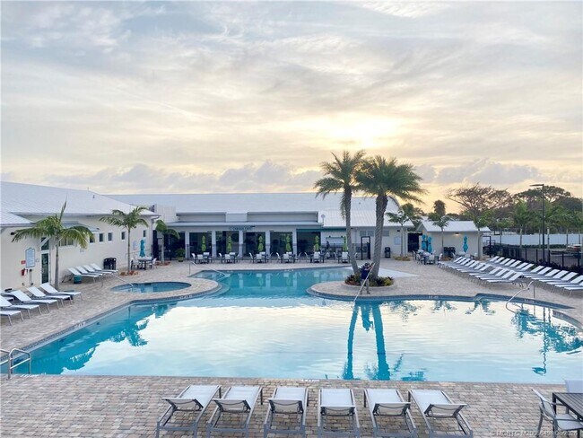 Building Photo - 437 NE Intercoastal Dr
