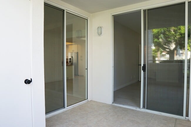 Building Photo - 401 El Cielo Rd