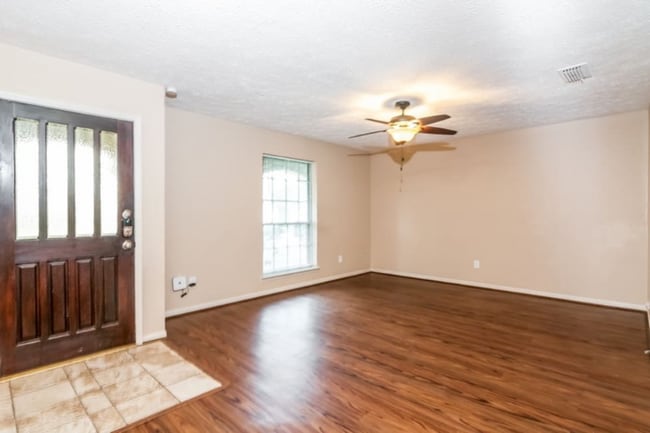 Building Photo - 10123 Sagerock Dr