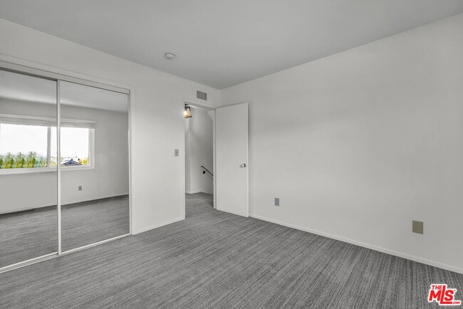 Building Photo - 4076 Tropico Way