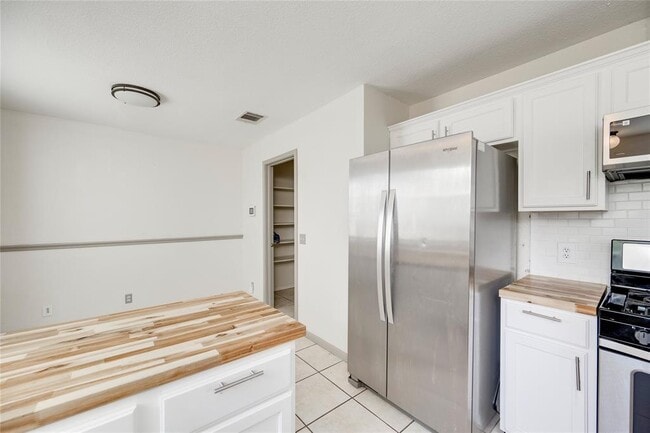Building Photo - 348 Spillway Dr