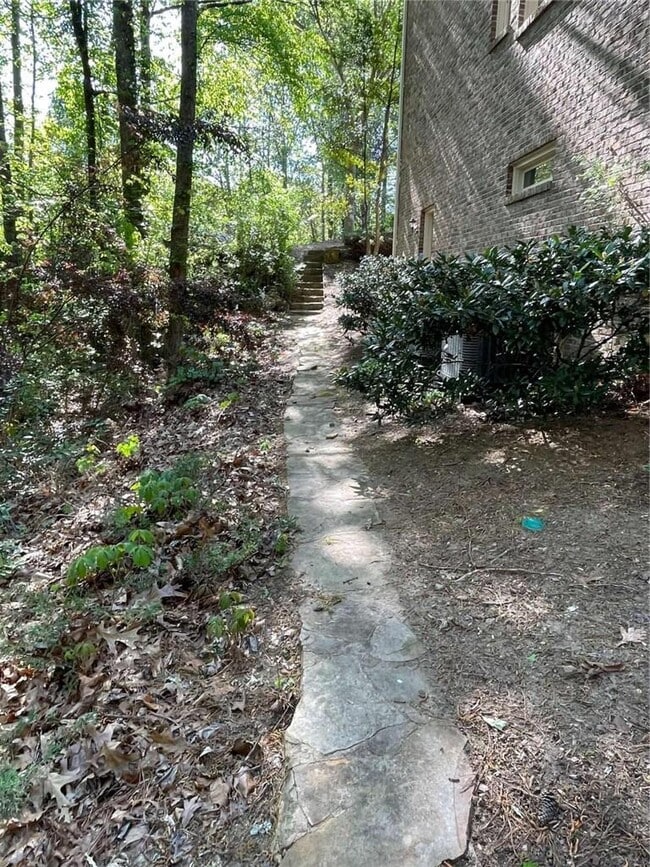 Building Photo - 1378 Greencrest Ct SW