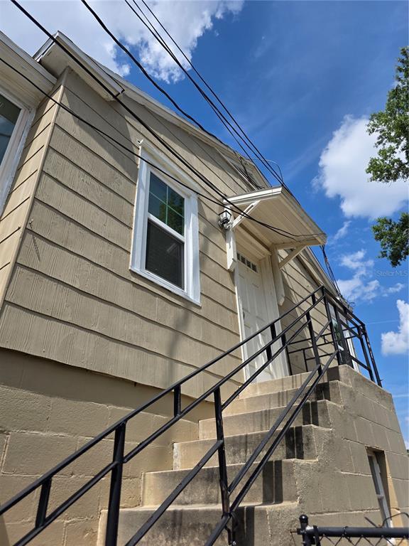 Building Photo - 807 N Thornton Ave