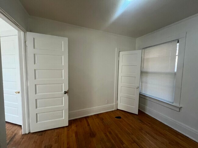 Building Photo - 1253 N 34th St