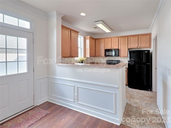 Building Photo - 242 Welton Way