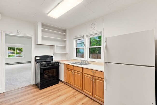 Building Photo - 527 W Shannon Ave