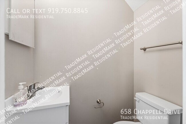 Building Photo - 658 Chappell Dr