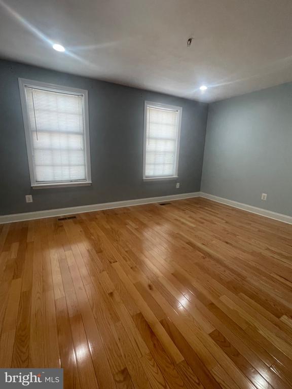 Building Photo - 7814 Saturn Pl