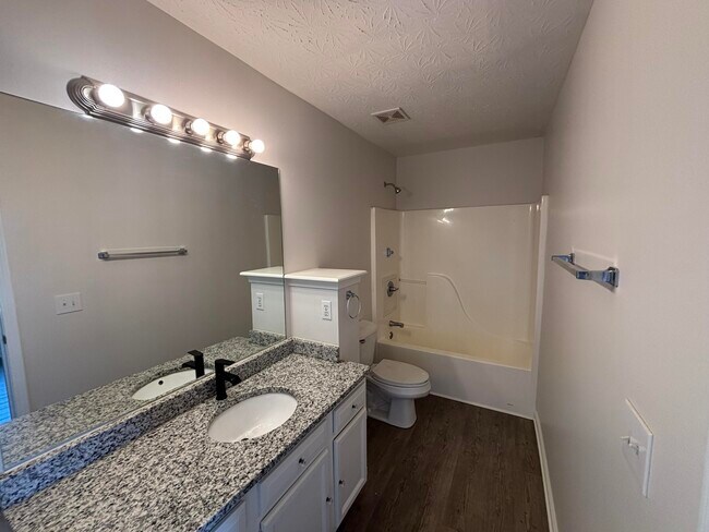 Building Photo - 312 Parker Pl