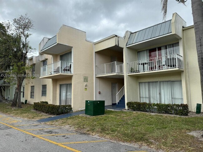 Building Photo - 415 Executive Center Dr