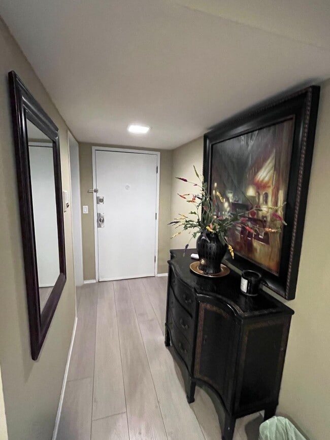 Building Photo - 1815 Glendon Ave