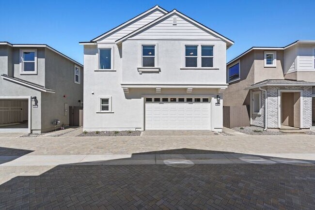 Building Photo - Brand new Arrowcreek Stunner!