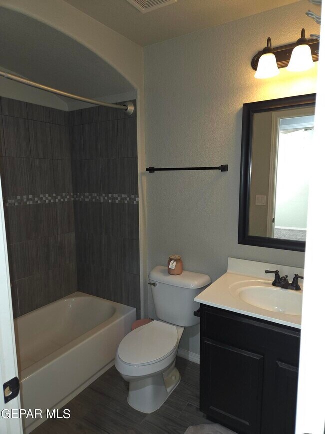 Building Photo - 1028 Aeronaut Pl