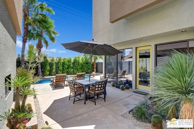 Building Photo - 1536 E Baristo Rd