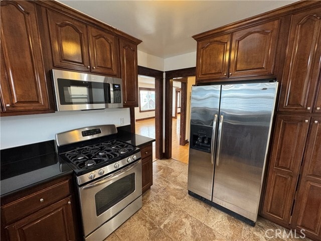 Building Photo - 428 W 40th St