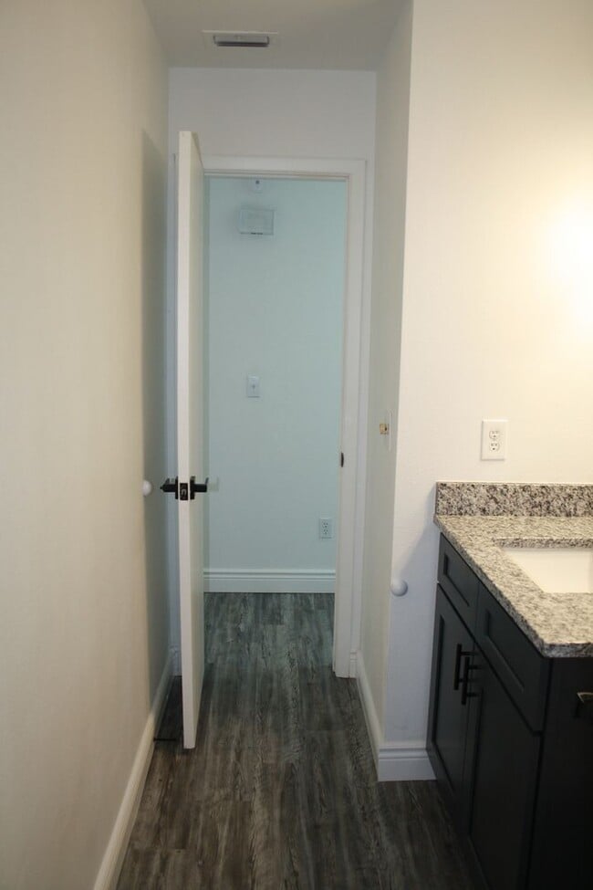 Building Photo - Charming Home in a Prime Location – Update...
