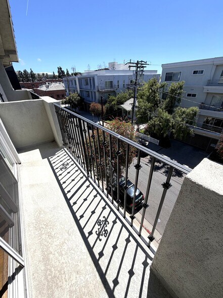 Building Photo - 2308 Schader Dr